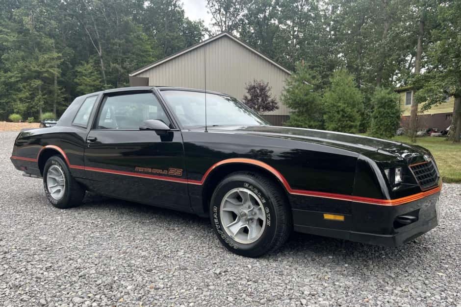 1986 Chevrolet Monte Carlo sold for $12,600