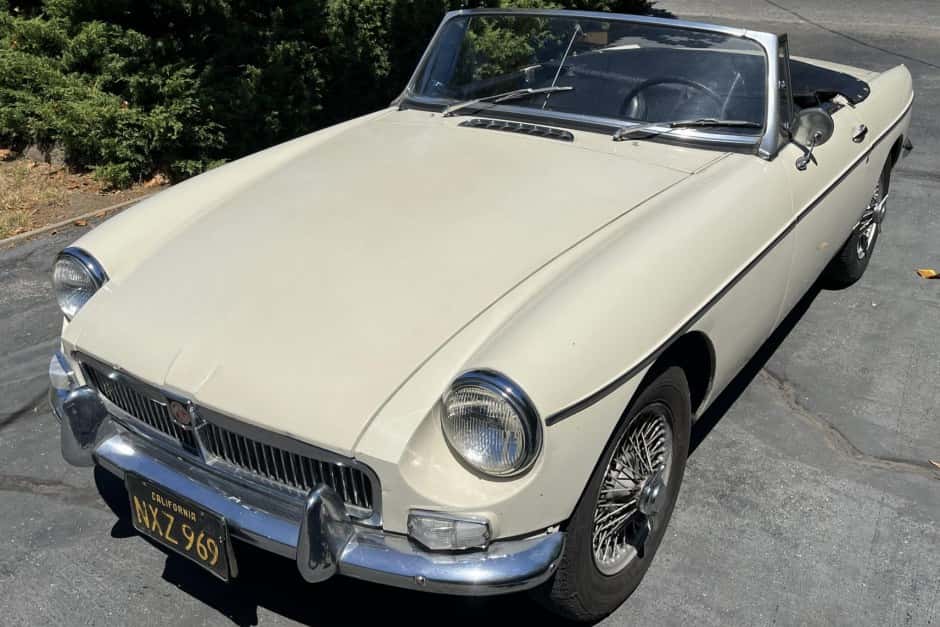 1964 MG MGB sold for $12,250
