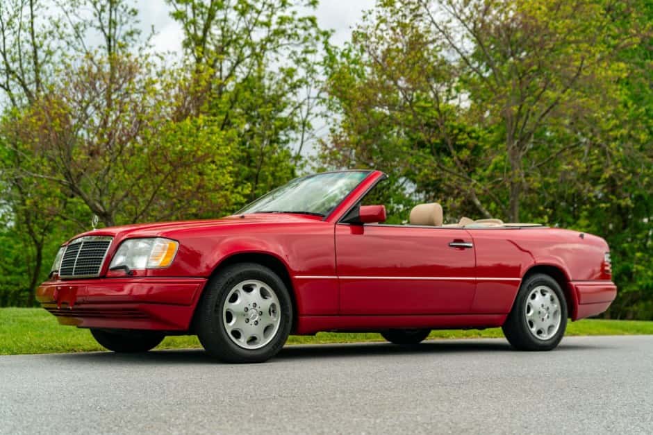 1995 Mercedes-Benz W124 E-Class sold for $38,000