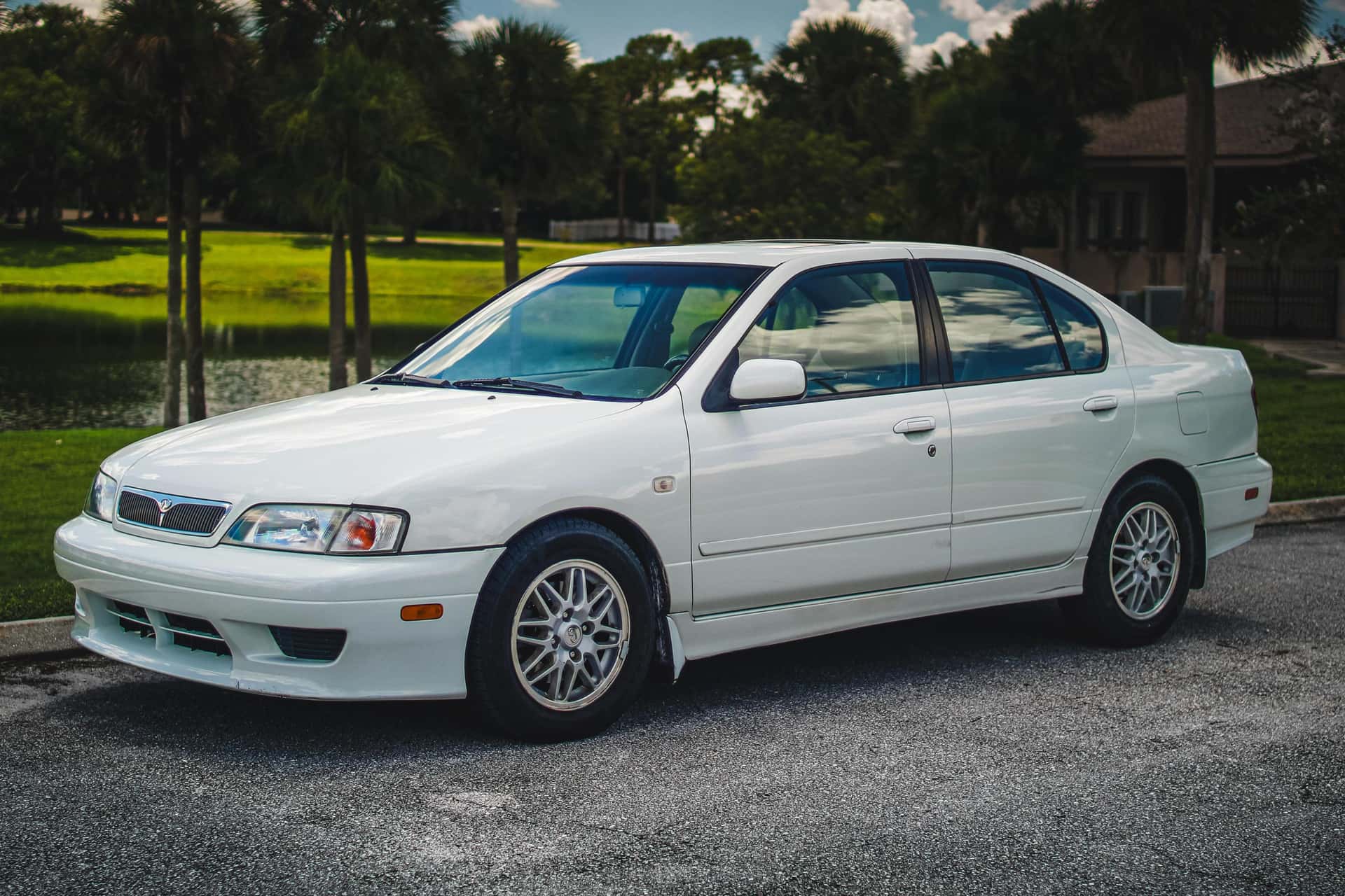2001 Infiniti G20 sold for $5,600