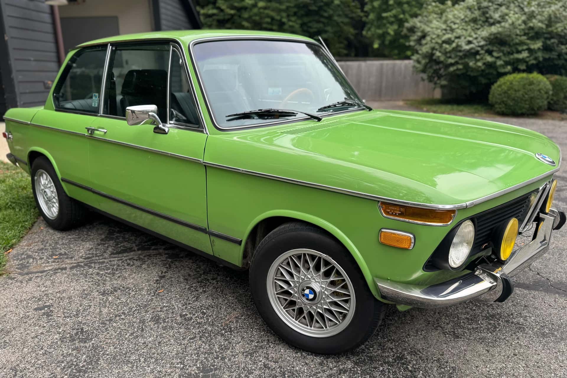 1976 BMW 2002 sold for $13,500