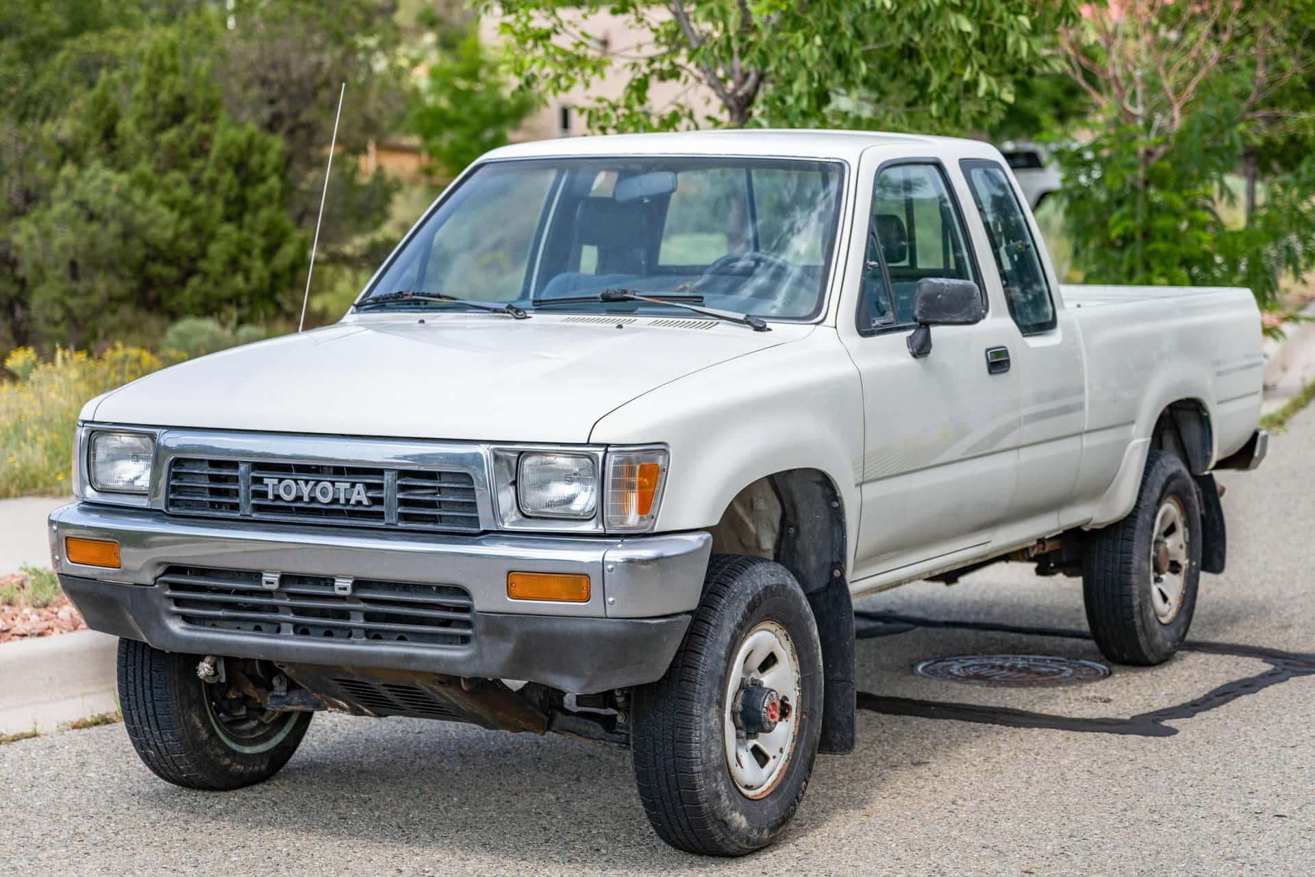 1991 Toyota Pickup sold for $15,999