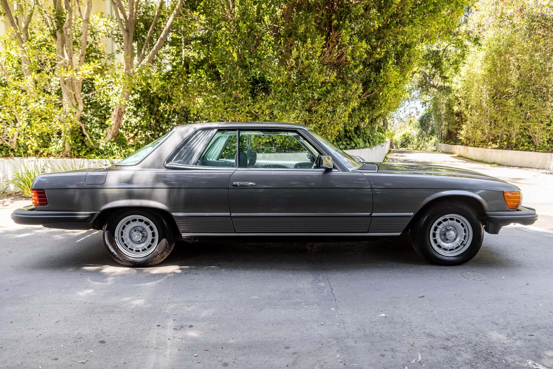 1980 Mercedes-Benz R107 SL sold for $7,000