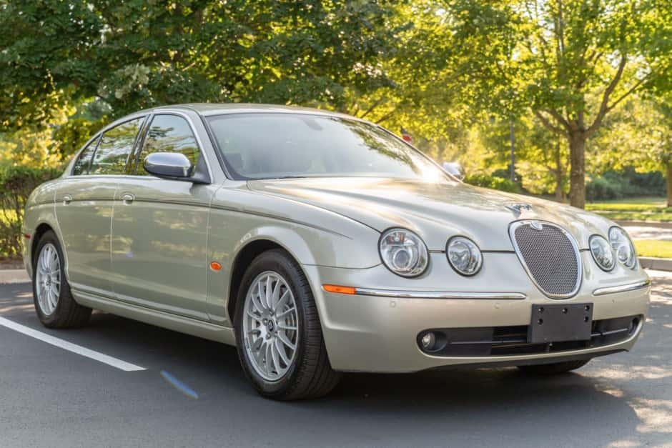 2007 Jaguar S-Type (1999-2007) sold for $8,800