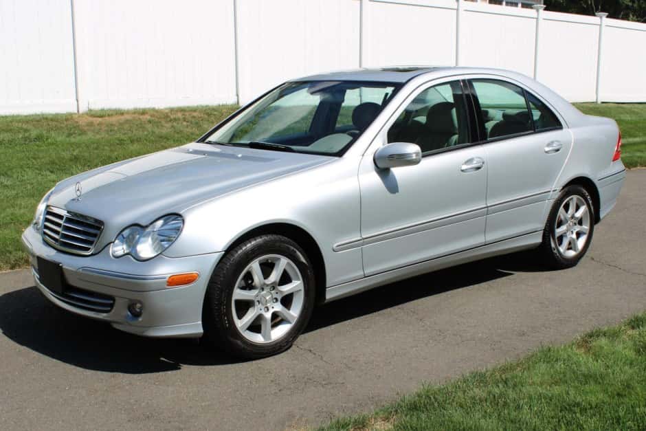 2007 Mercedes-Benz W203 C-Class sold for $5,425
