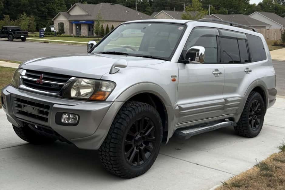 1999 Mitsubishi Pajero & Montero sold for $8,000