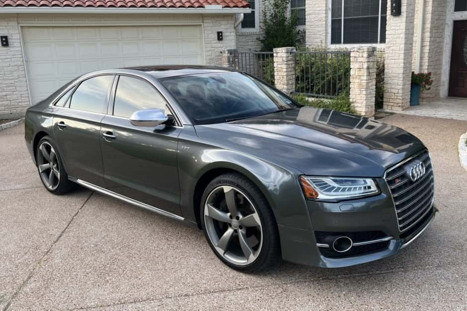 2016 Audi S8 sold for $27,000