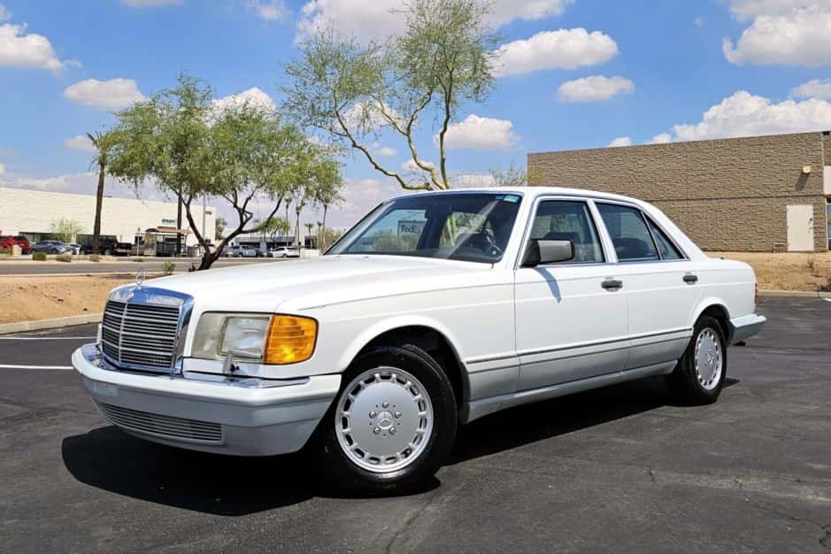 1991 Mercedes-Benz W126 S-Class sold for $15,000
