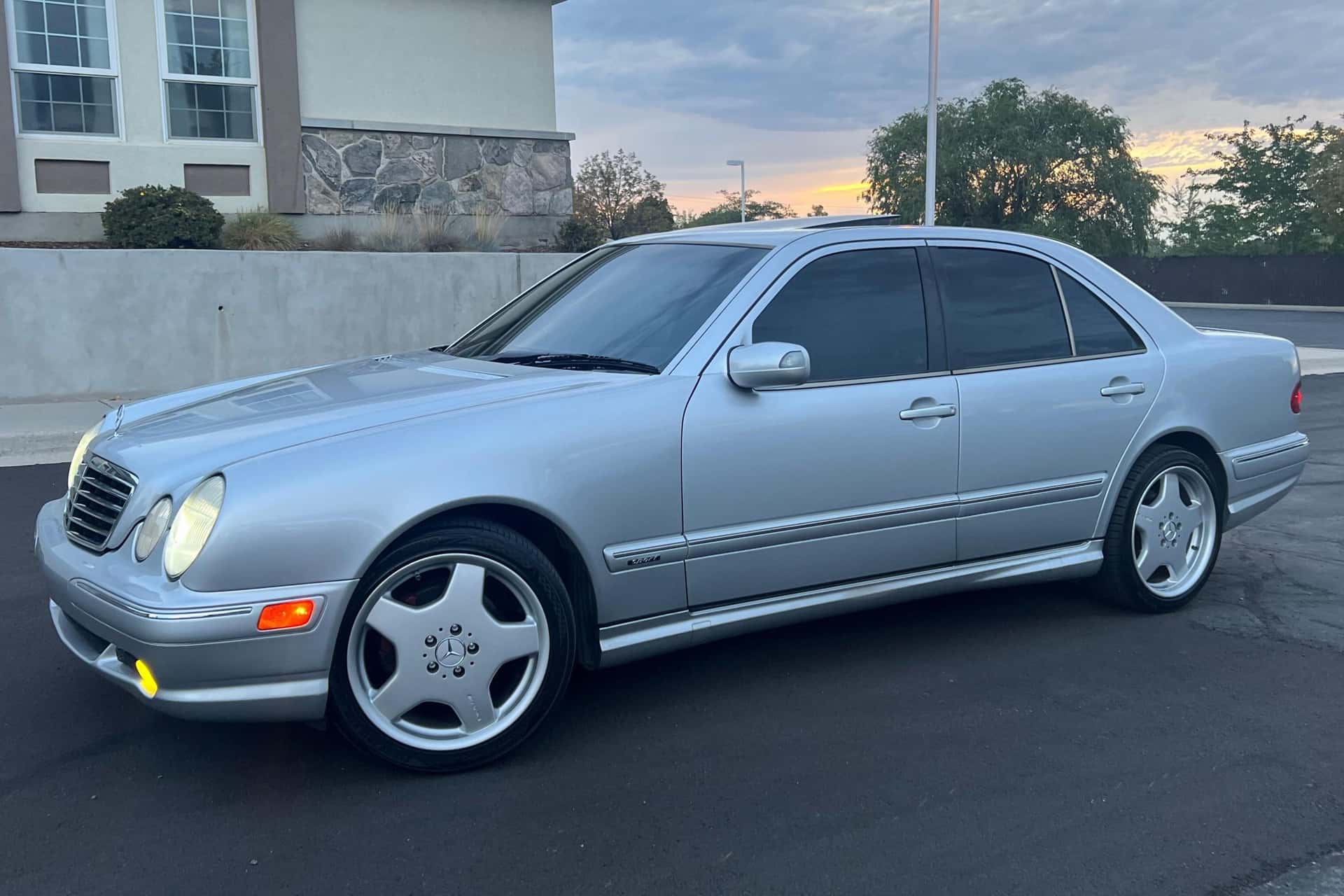 2002 Mercedes-Benz E-Class sold for $5,300