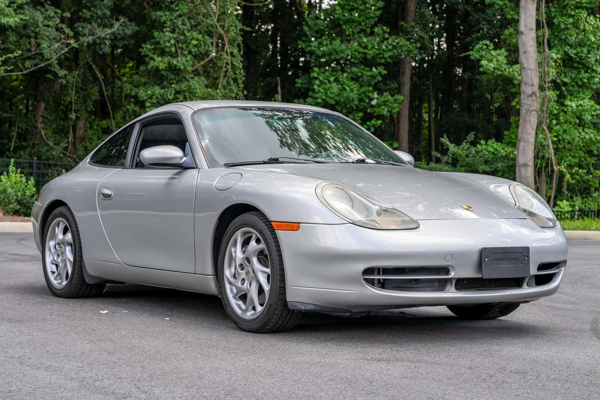 1999 Porsche 996 911 sold for $16,400