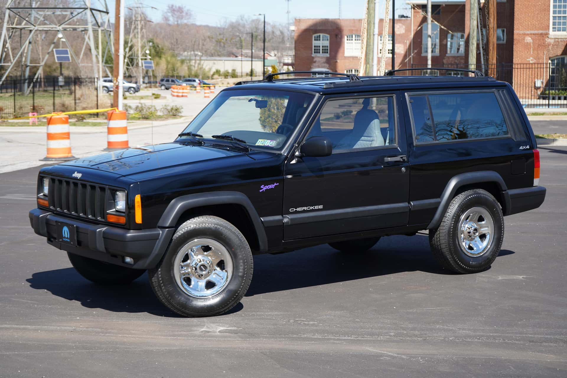 1998 Jeep Cherokee sold for $8,100