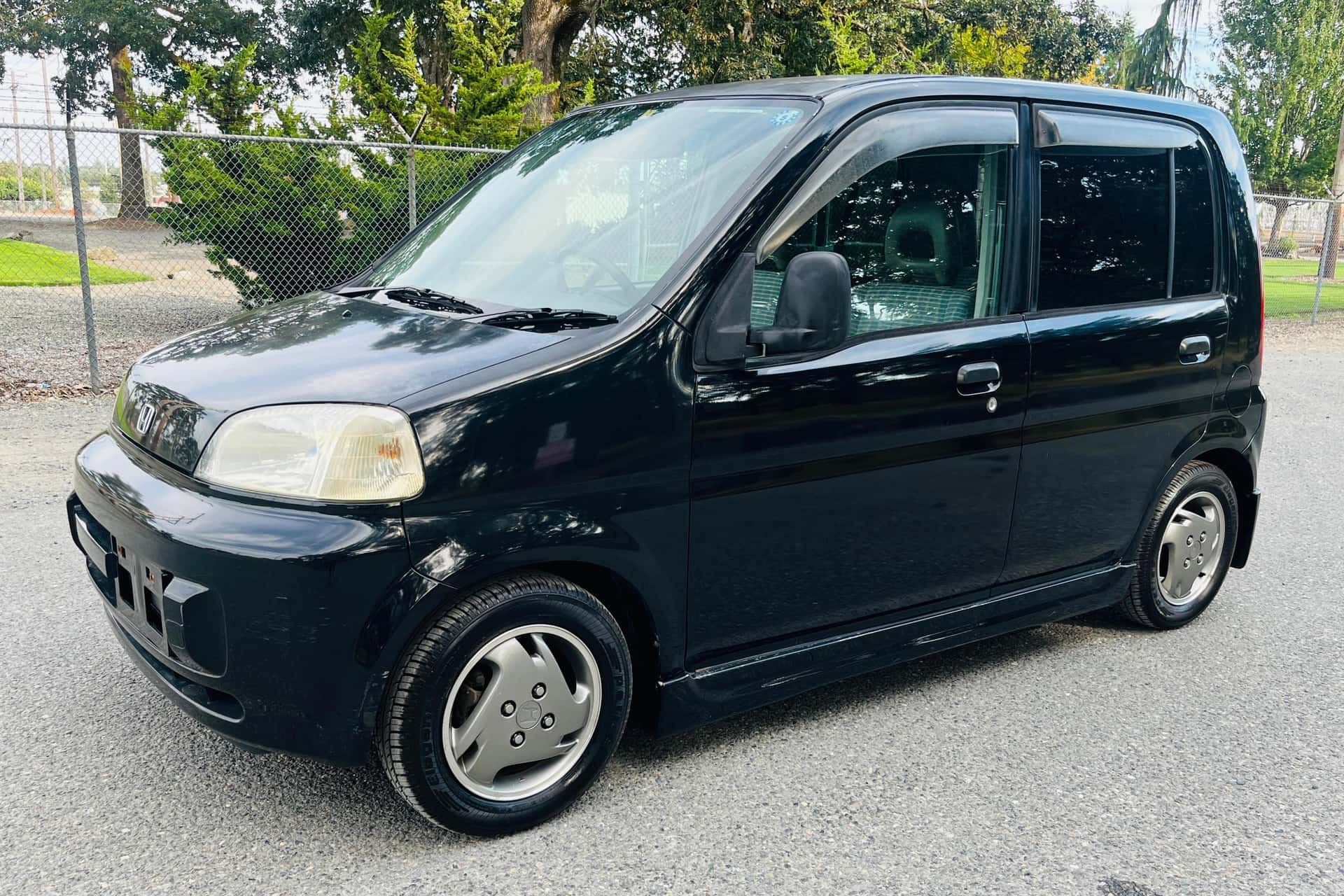 1999 Honda Life sold for $3,400