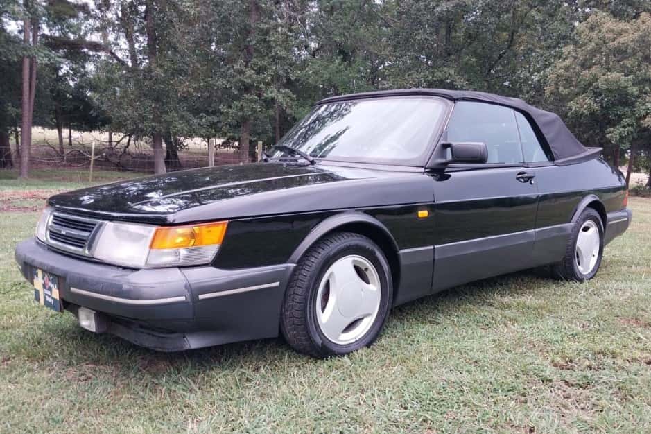 1988 Saab 900 sold for $6,600