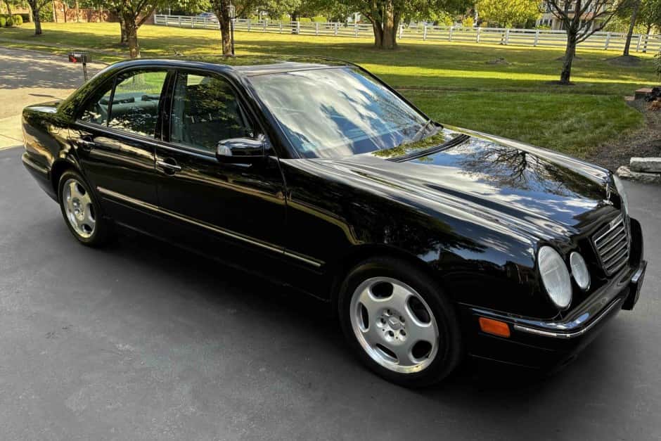 2000 Mercedes-Benz W210 E-Class sold for $8,700