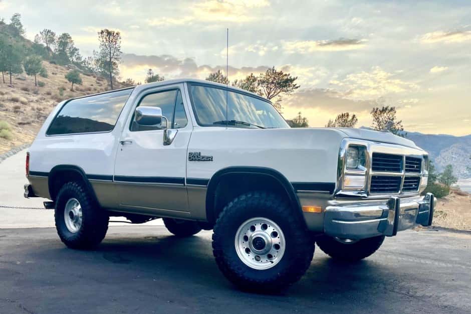 1993 Dodge Ramcharger / Plymouth Trail Duster sold for $26,616