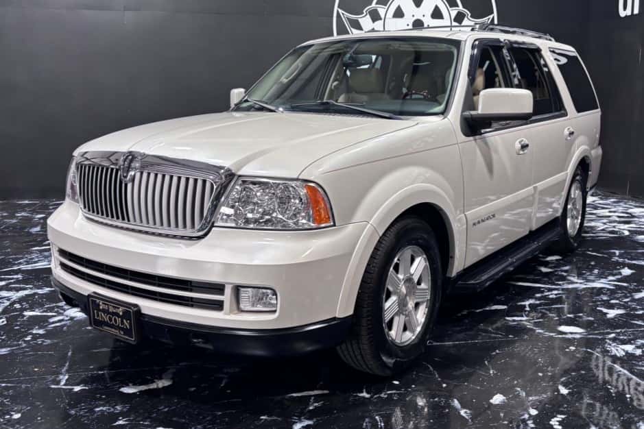 2006 Lincoln Navigator sold for $12,500