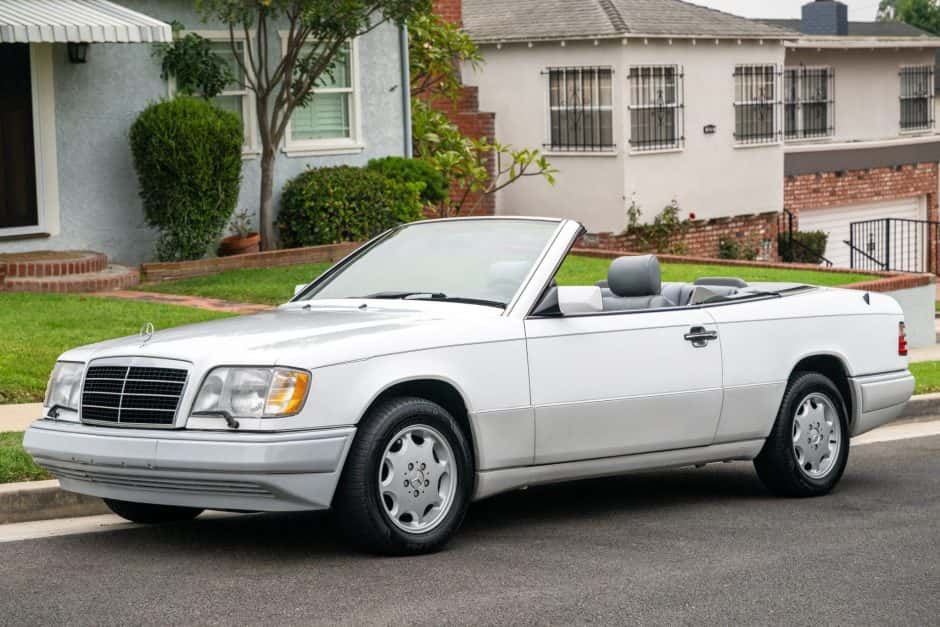 1994 Mercedes-Benz W124 E-Class sold for $10,500