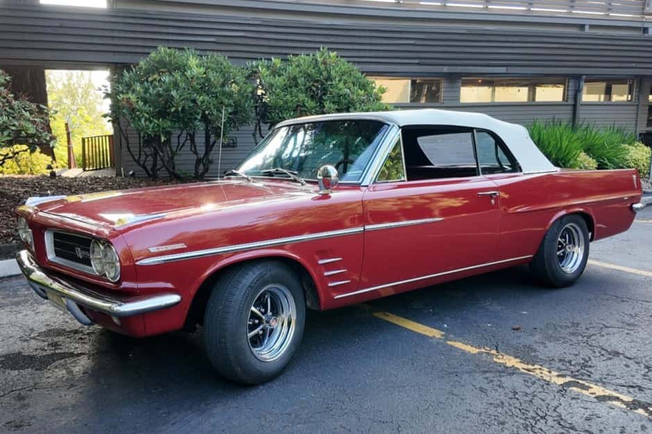1963 Pontiac Tempest / LeMans sold for $13,999