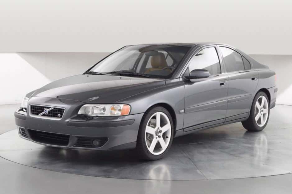 2004 Volvo S60R sold for $19,000