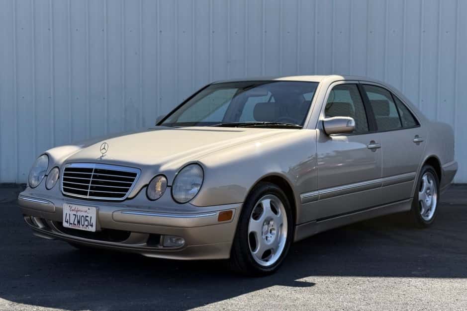2001 Mercedes-Benz W210 E-Class sold for $6,000