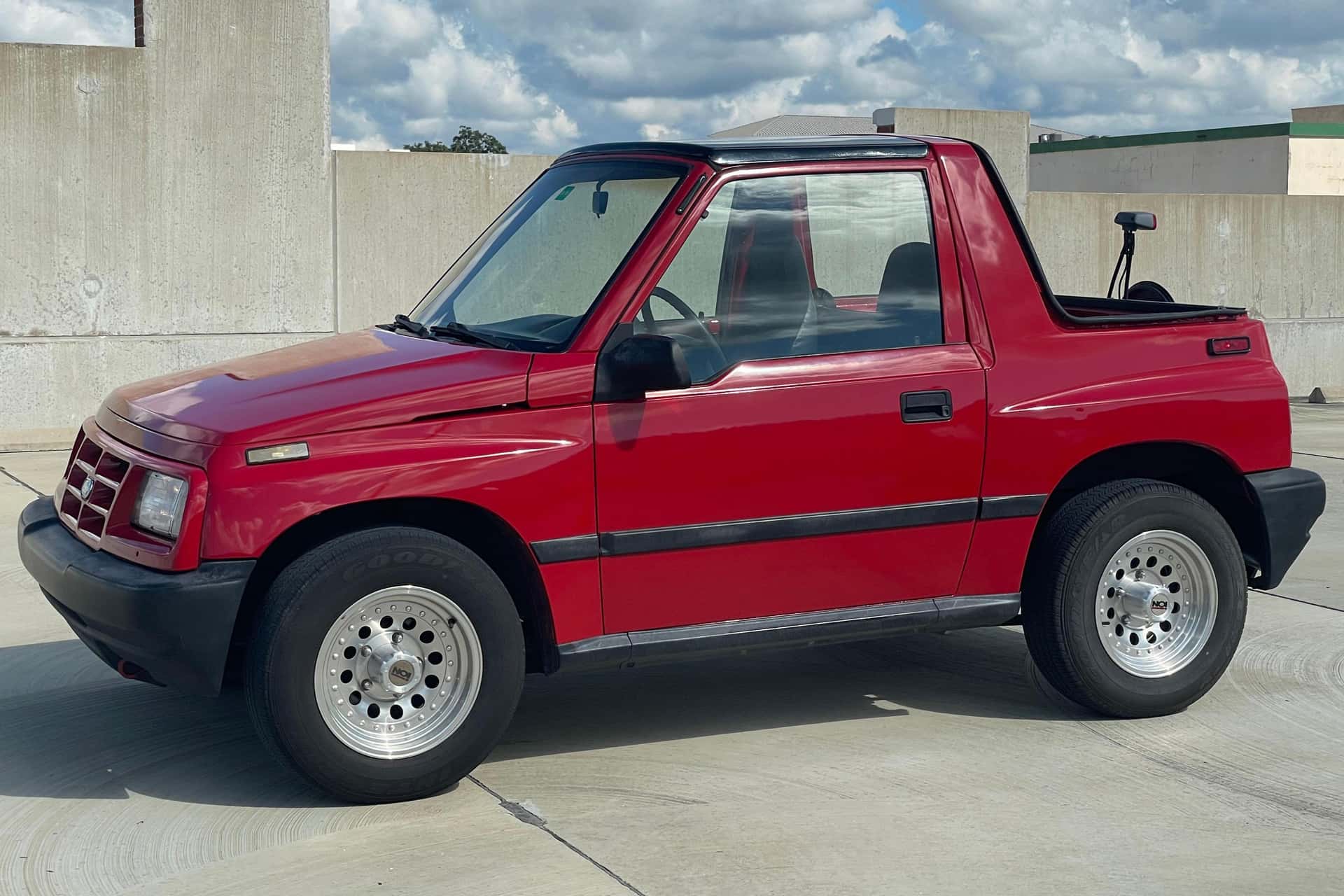 1998 Geo Tracker sold for $3,750