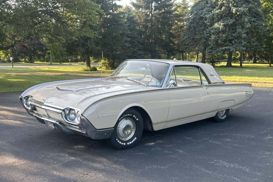 1961 Ford Thunderbird (1961-1963) sold for $10,000
