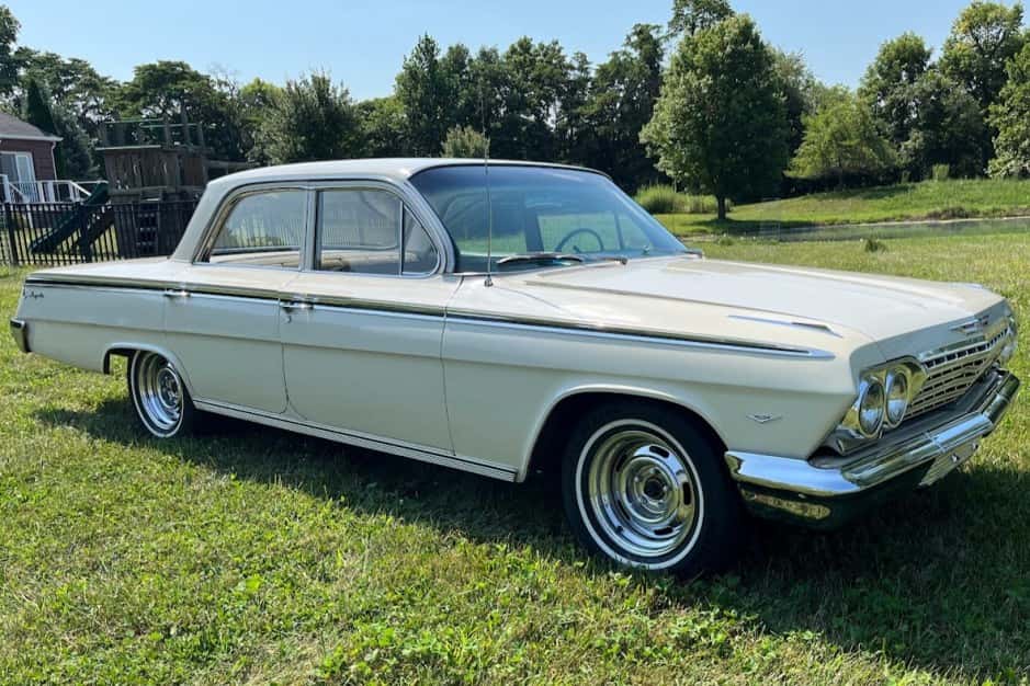 1962 Chevrolet Impala (1961-1964) sold for $12,000