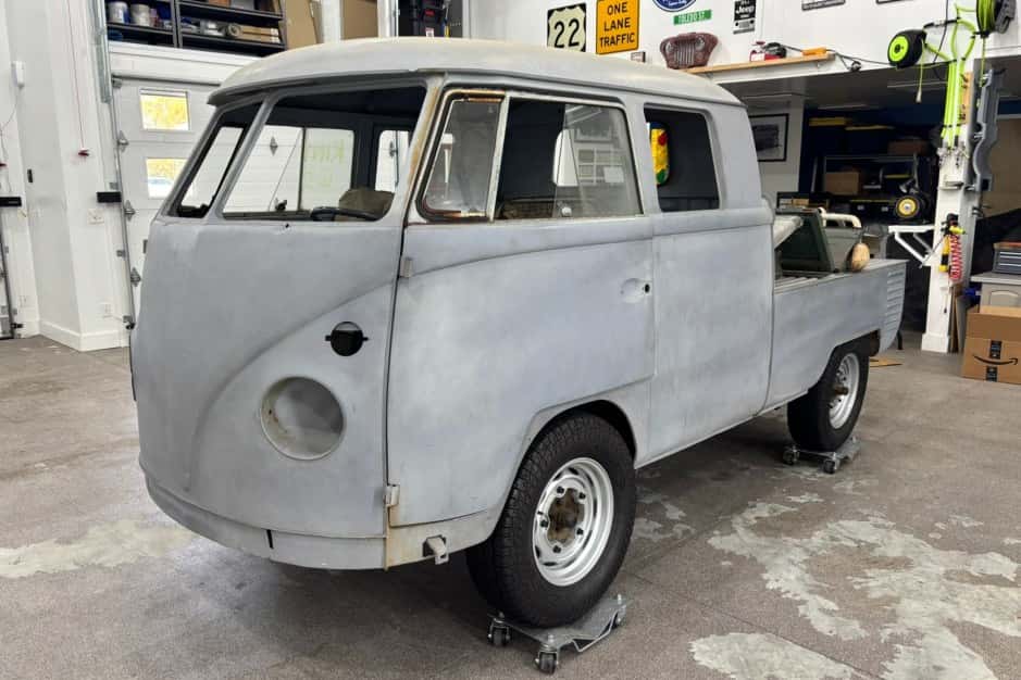 1965 Volkswagen Split-Window Pickup sold for $11,500