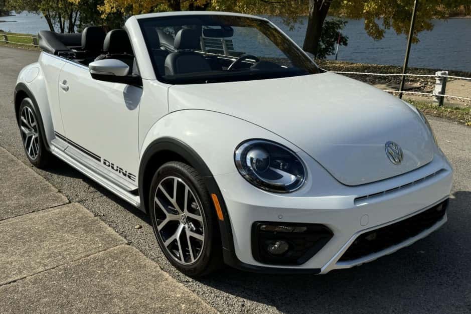 2018 Volkswagen A5 Beetle (2012-2019) sold for $36,000