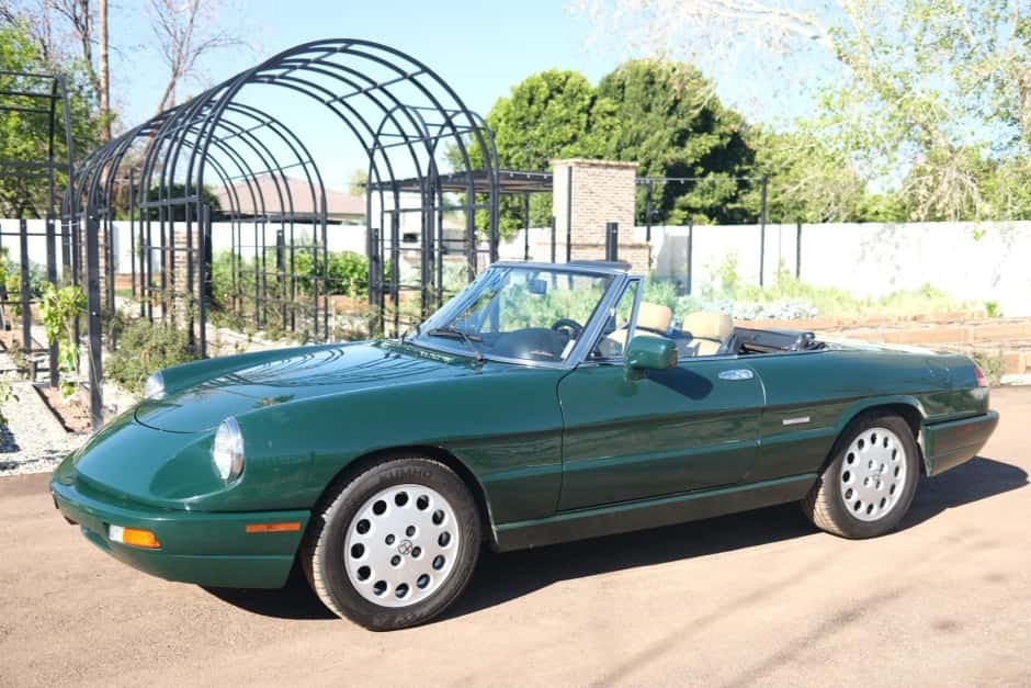 1993 Alfa Romeo 105/115 Spider Series 4 sold for $7,200