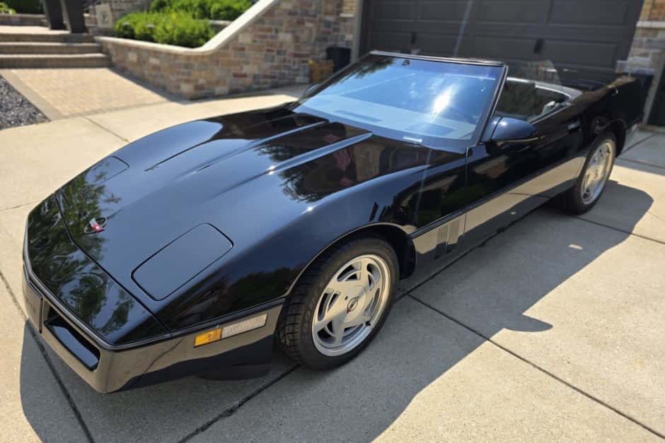 1987 Chevrolet Corvette C4 Convertible (1986-1991) sold for $12,000