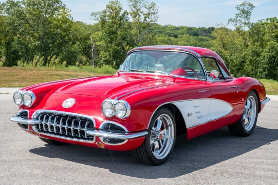 1960 Chevrolet Corvette C1 sold for $165,000