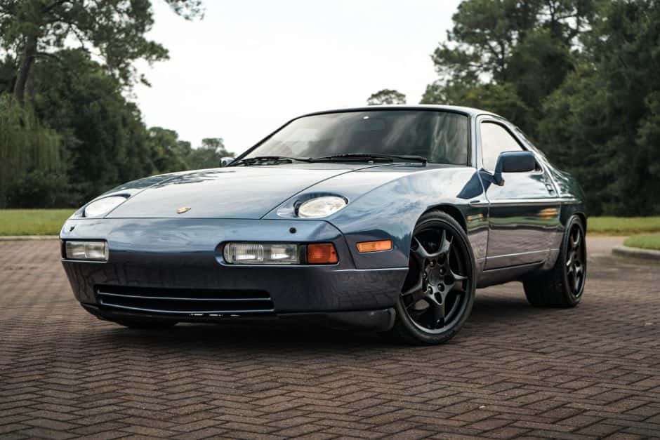 1989 Porsche 928 sold for $22,928