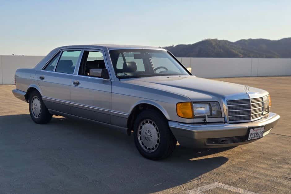 1986 Mercedes-Benz W126 S-Class sold for $0