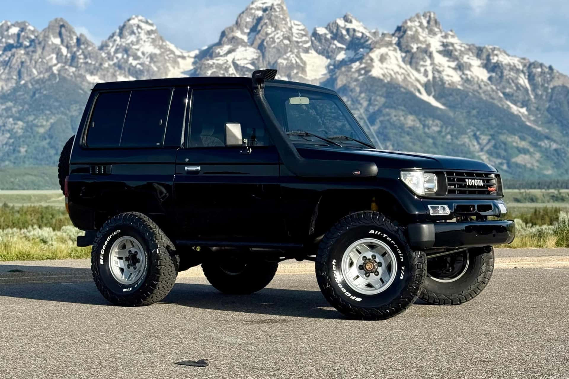 1993 Toyota Land Cruiser sold for $15,806