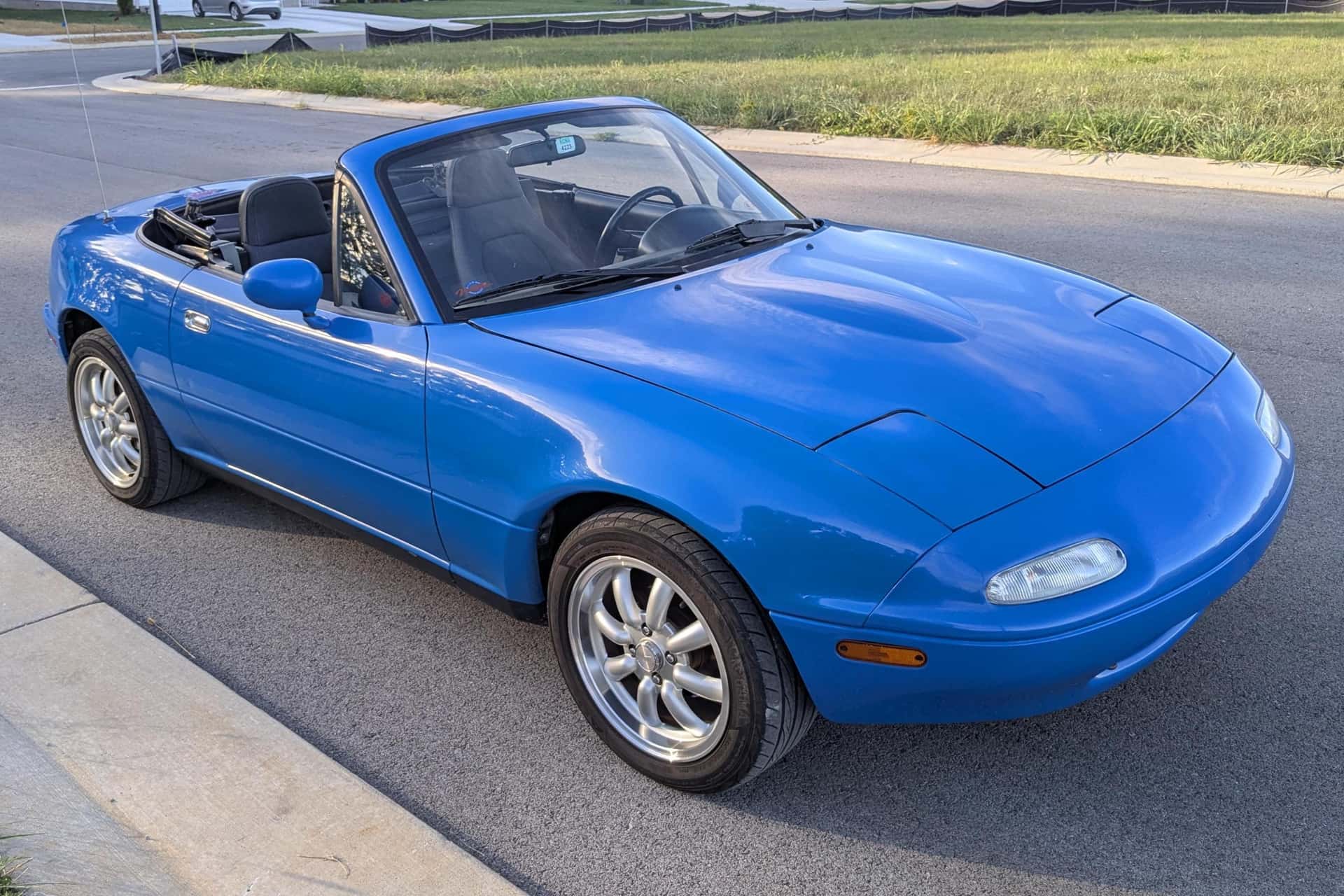 1990 Mazda NA Miata sold for $10,000