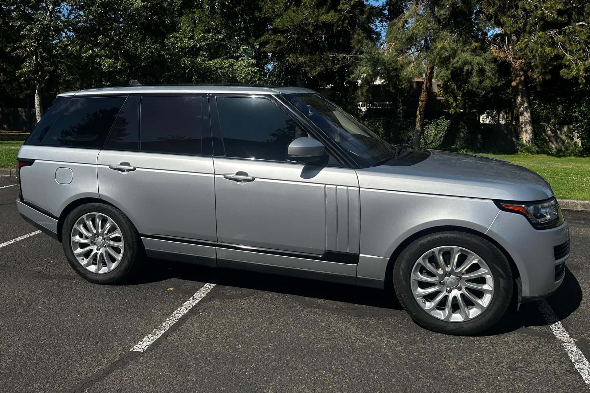 2016 Land Rover Range Rover sold for $26,750