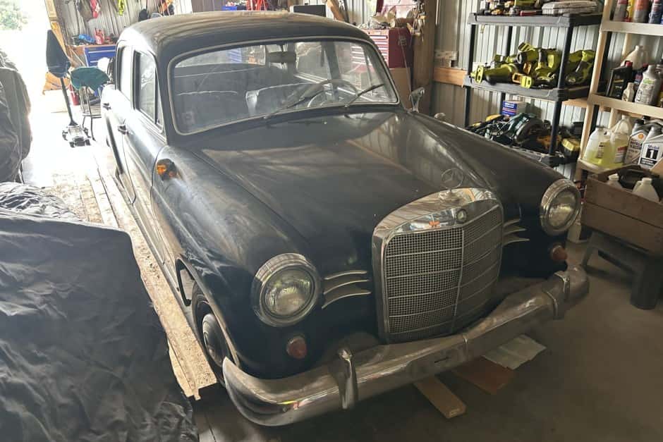 1960 Mercedes-Benz Ponton sold for $6,800