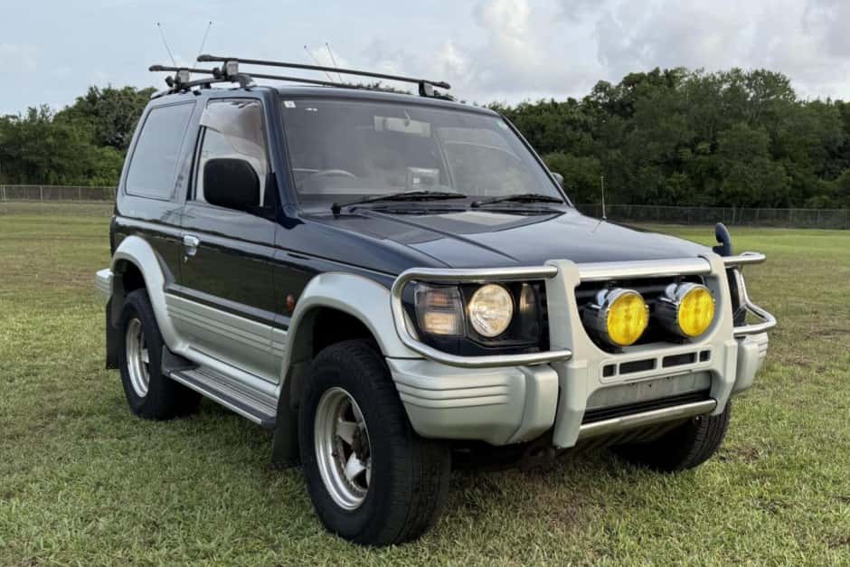 1995 Mitsubishi Pajero & Montero sold for $9,350