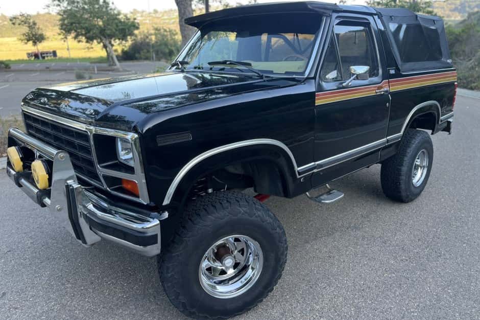 1980 Ford Bronco 3rd Generation 1980-1986 sold for $10,500