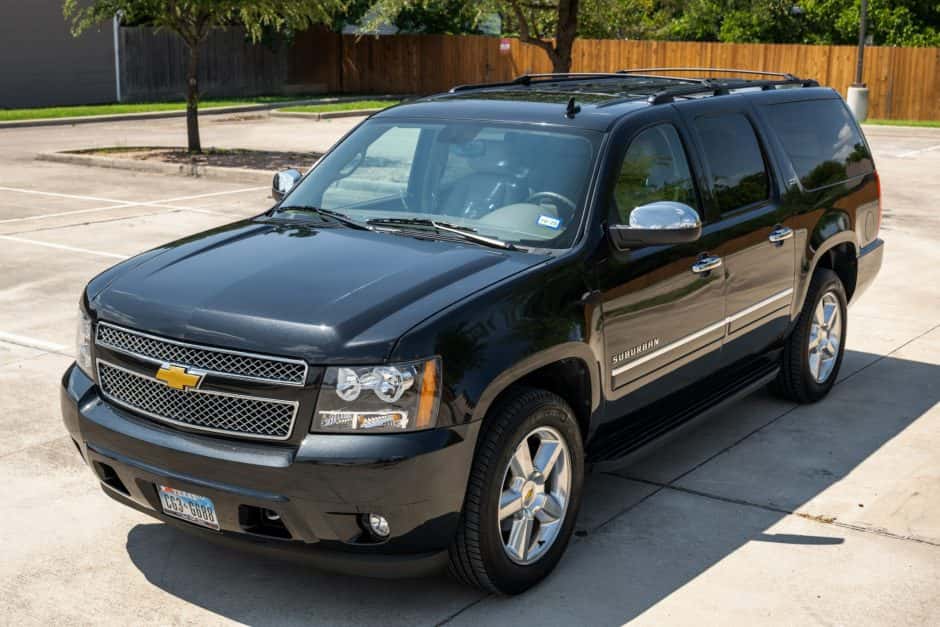 2011 Chevrolet Suburban (GMT900 2007-2014) sold for $25,000