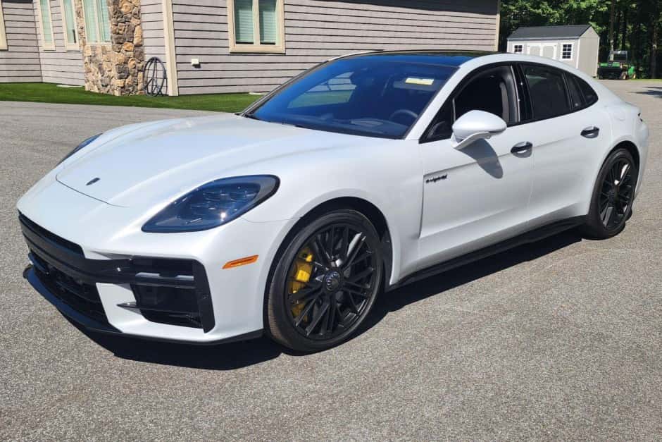 2025 Porsche Panamera sold for $166,000