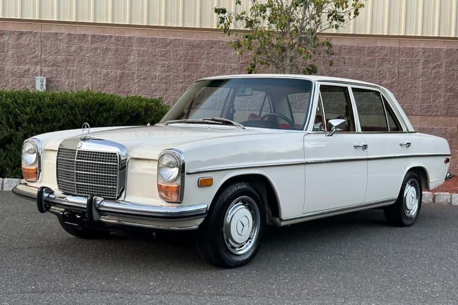 1973 Mercedes-Benz W114 & W115 sold for $39,000