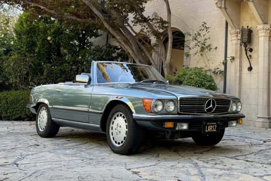 1983 Mercedes-Benz R107 SL sold for $10,100