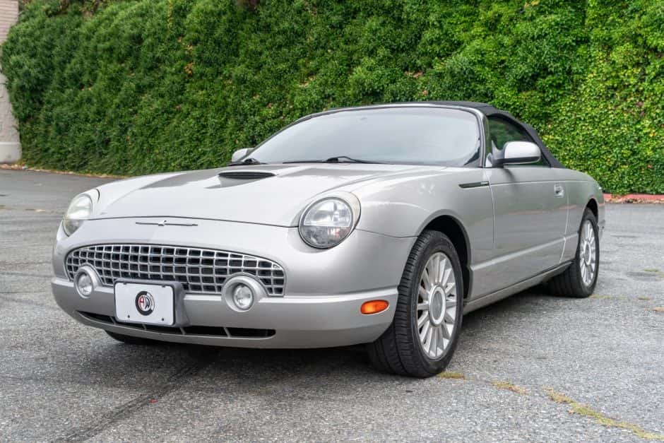 2005 Ford Thunderbird (2002-2005) sold for $7,200