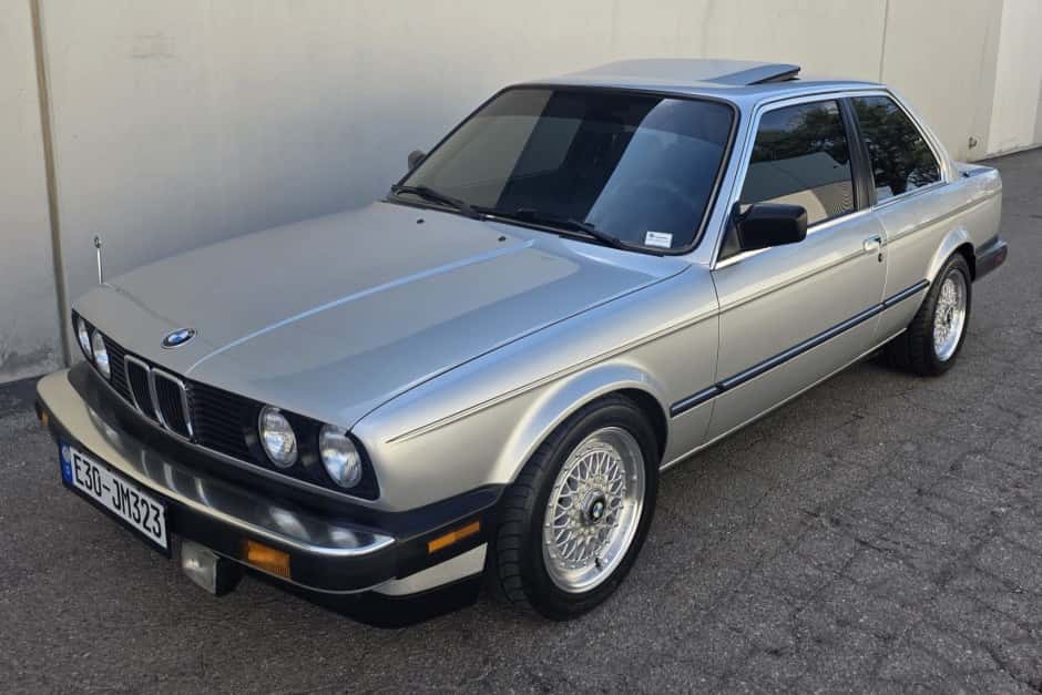 1986 BMW E30 3-Series Coupe sold for $18,500