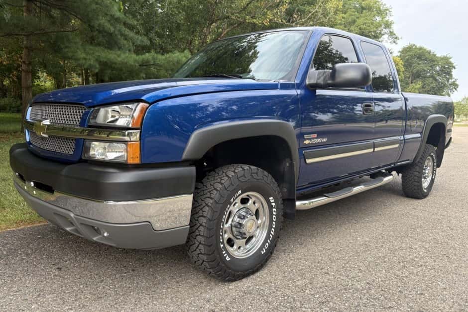 2004 Chevrolet Silverado GMT800 Heavy Duty (2000-2007) sold for $23,750
