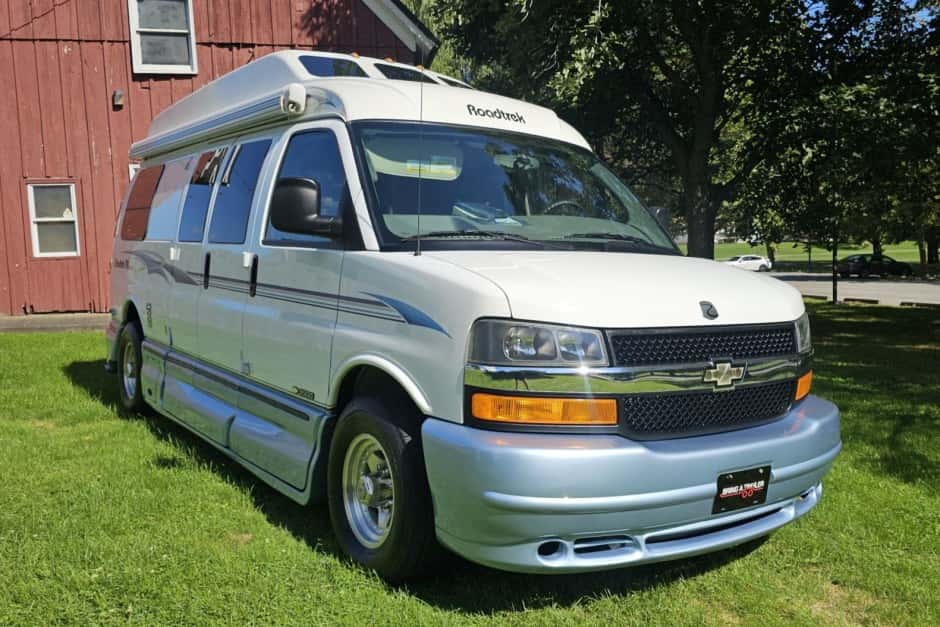 2005 Chevrolet Express sold for $40,500