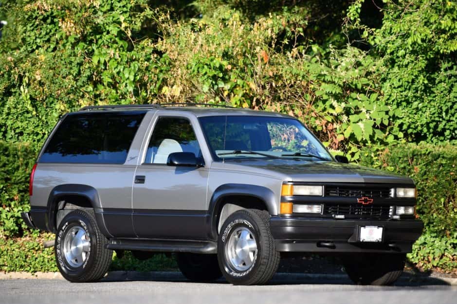 1998 Chevrolet Tahoe GMT400 sold for $16,250