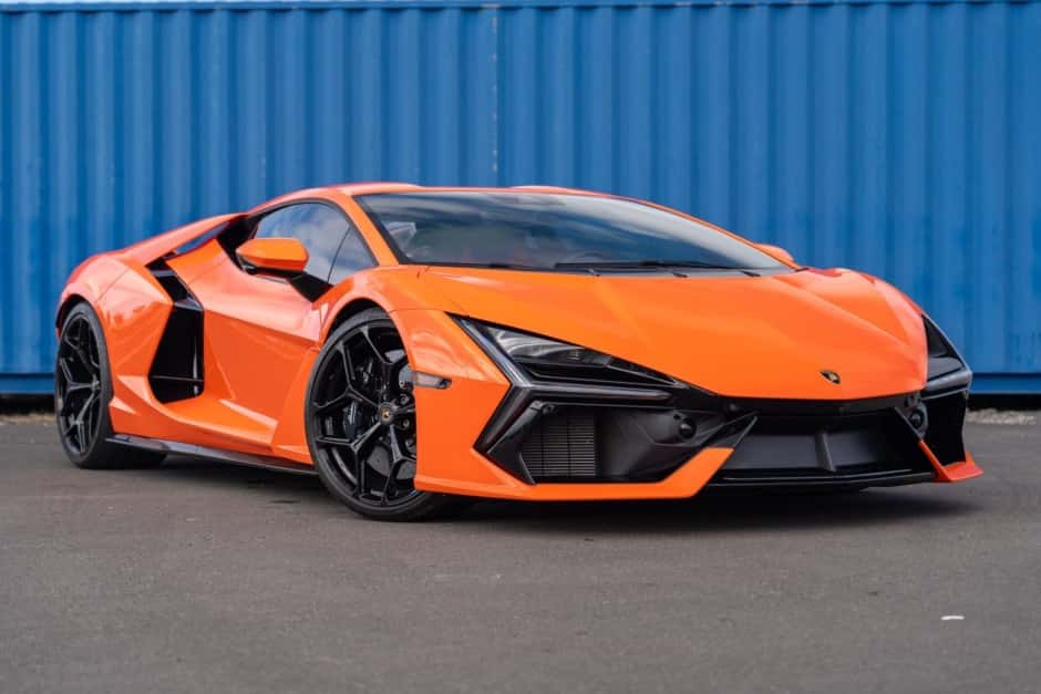 2024 Lamborghini Revuelto sold for $636,666